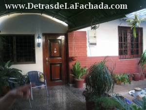 casa capit ind 3/4 por 7ma, con amplio terreno.Sta Fé(g1a31) - $100,000