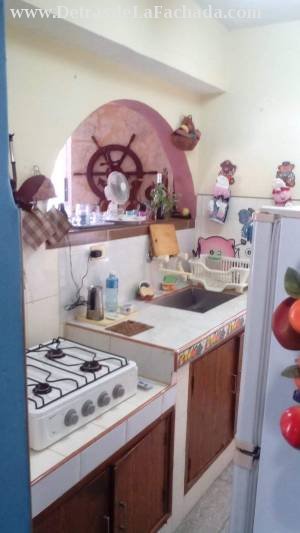 CALLE : 32 N° 754 entre avenida kholy y 41  1 piso apt 4