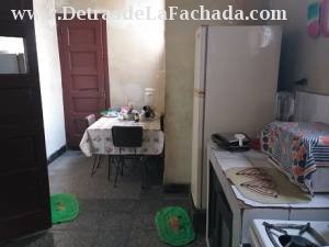 Cuarteles no.107 entre Compostela y Habana