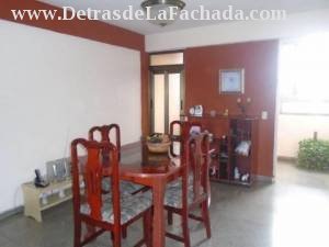 Dining room with entrance to the balcony