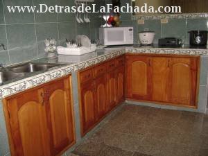 LARGE KITCHEN EVERY WOMAN'S DREAM