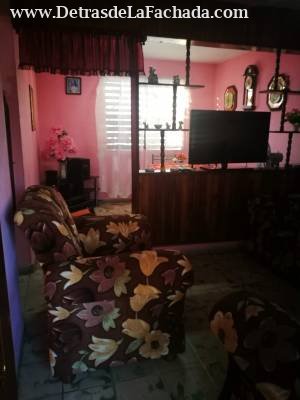 Calle Brigadier Revés edf 210 apt 4. Frente al hospital al lado de la cocina de ETECSA.