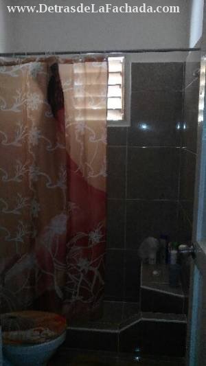 BAÑO INTERIOR