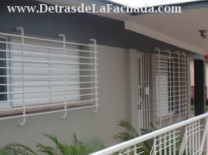 Avenida 255,entre 142 y 144