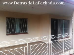 Calle 21A e/ 10 y 10A, No 1006A