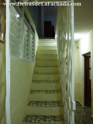 Escalera al segundo piso