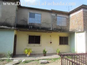 Prolongación de Padre Valencia # 160 e/Cupey y 6ta.