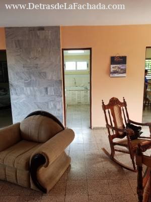 Ave Finlay .número 20 F entre 1ra y 2da