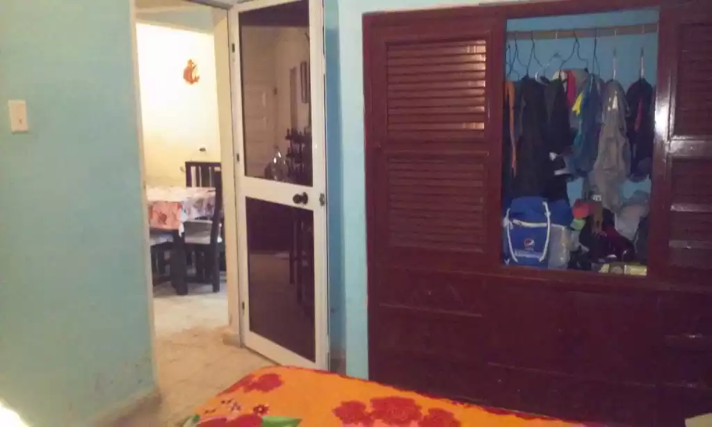 Pasaje c # 18 entre camilo Cienfuegos y dama