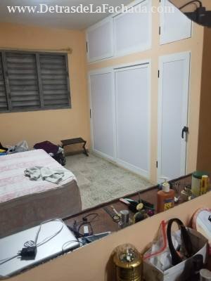 Ave Finlay .número 20 F entre 1ra y 2da