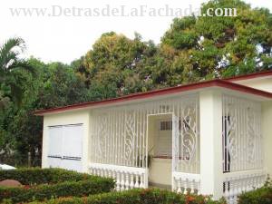 Calle 10 #10 entre carretera central y calle A , Reparto julio Antonio mella,monte Carlos