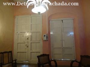 Tatan Méndez 12 (costado del Teatro Principal) e/ Padre Valencia y San Patricio