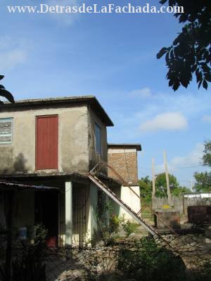 Prolongación de Padre Valencia # 160 e/Cupey y 6ta.