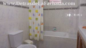 Calle 48 # 18 E/ 49 y 51. La Victoria