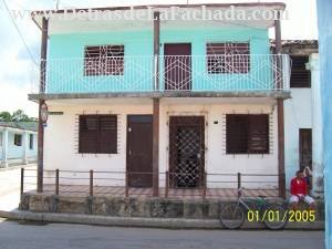 La venta es solo la casa de abajo