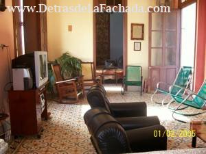 Marti 344 Altos Esquina San José.