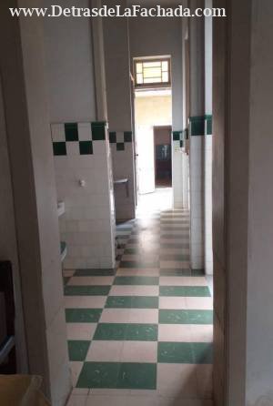 PANTRY Y COCINA QUE COMUNICAN A PATIO TRASERO