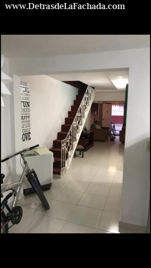 Calle 3 Número 344, e/ 26 y 28, Camilo Cienfuegos, BAYAMO