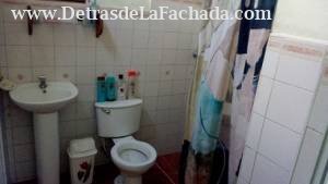 Calle Francisco Vicente Aguilera no. 106 entre Marti y M. Corona