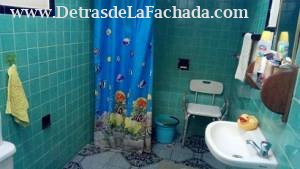 Calle Francisco Vicente Aguilera no. 106 entre Marti y M. Corona