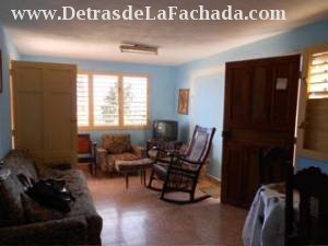 Calixto Garcia no. 180 entre Roberto Reyes y Limbano Sànchez