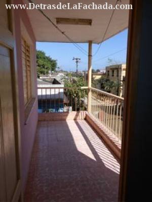 Calixto Garcia no. 180 entre Roberto Reyes y Limbano Sànchez