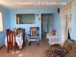 Calixto Garcia no. 180 entre Roberto Reyes y Limbano Sànchez