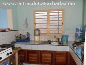 Calixto Garcia no. 180 entre Roberto Reyes y Limbano Sànchez