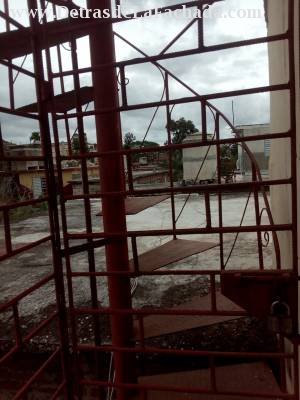 Calle A No 12 altos  entre libertad y maceo.Holguin