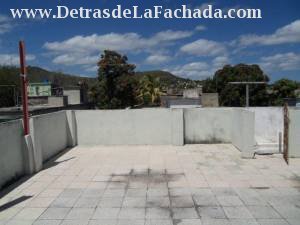 Terraza del 3er piso con vista a Loma de la Cruz