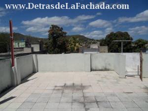 The 3rd floor terrace with view to the Loma de la