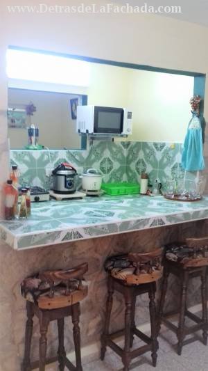 San Carlos 39, Reparto Peralta