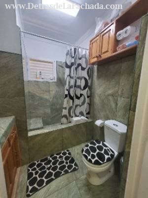 Calle Paz entre sol y luz Reparto luz