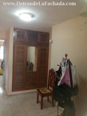 Calle A No 12 altos  entre libertad y maceo.Holguin