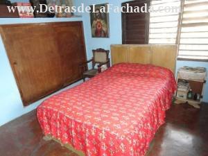 Cuarto grande con closet