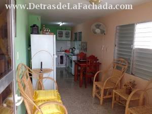 Calle A No 12 altos  entre libertad y maceo.Holguin