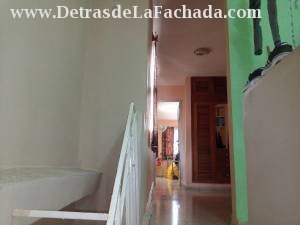 Calle A No 12 altos  entre libertad y maceo.Holguin