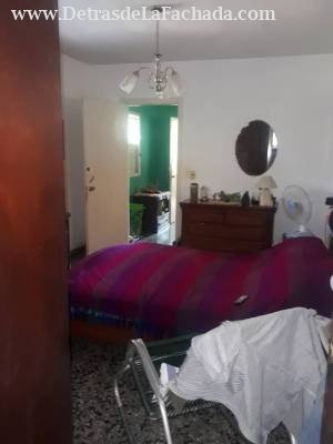 Calle 184 entre primera y quinta avenida Playas