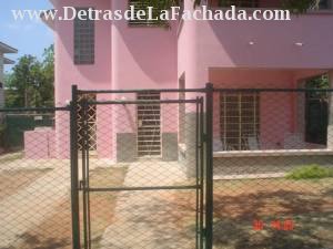 5ta Avenida # 8204 entre 82 y 84