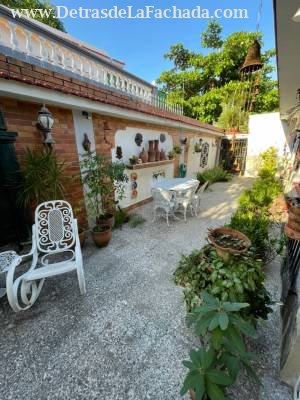 Calle 218 #2108 entre 21 y 23 Atabey