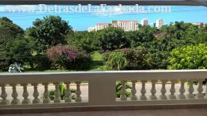 Frente al Parque Ecológico Monte Barreto