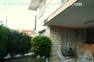 Parque 502, esquina a Patrocinio. Mónaco