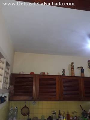 Calle 184 entre primera y quinta avenida Playas