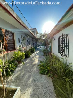 Calle 218 #2108 entre 21 y 23 Atabey