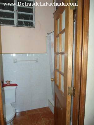 calle Leonor entre clz de buenos aires y carvajal, cerro, la habana cuba