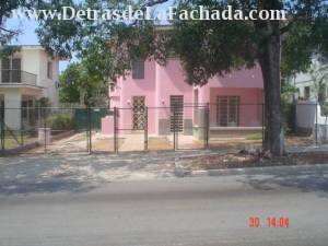 5ta Avenida # 8204 entre 82 y 84