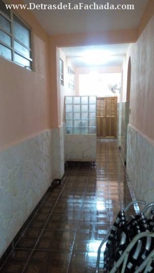 Holl on the way to the kitchen