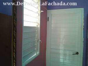 casa altos 4/4,hall,cisterna,placa libre.Casco Historico.Habana Vieja(i1a55)