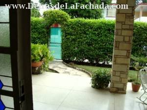 Parque 502, esquina a Patrocinio. Mónaco