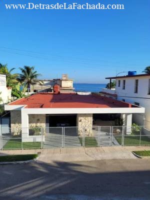 1ra A, # 15208 e/ 152 y 154, Reparto Nautico